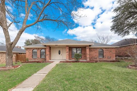 Photo of 2815 Rio Grande Pass, Mesquite, TX 75150 (MLS # 21200998)