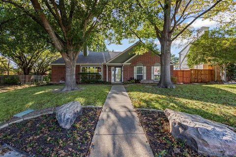 Photo of 1812 Valencia Drive, Plano, TX 75074 (MLS # 21094133)