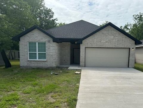 A home in Corsicana