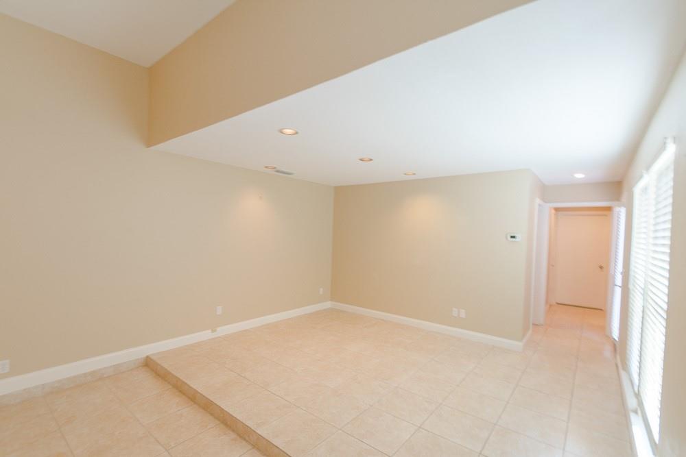 Midway Mdws Rev - Residential Lease