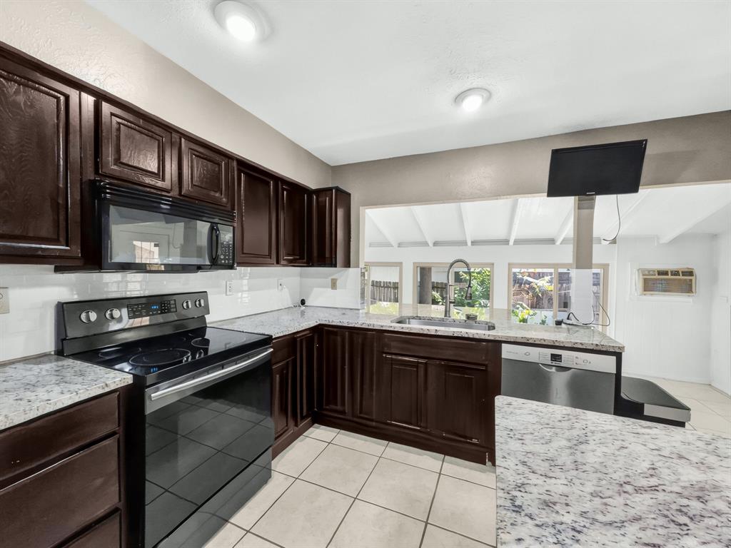 3820 Aspenwood Drive