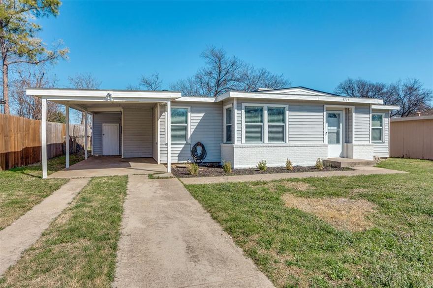 Newly updated 3 bed, 1 bath home with a 1 bed, 1 bath completely remodeled guest house. The square footage in this listing does not include the sq footage of the guest house, however, the number of bedrooms and bathrooms does include the guest house. Cozy cottage feel in both homes. Updated, cleaned and ready to move in.