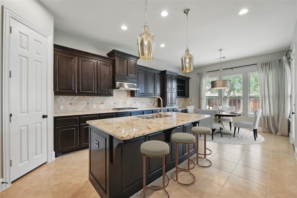 Lantana, Texas 76226, United States, 5 Bedrooms Bedrooms, ,4 BathroomsBathrooms,Residential,Pending,136101