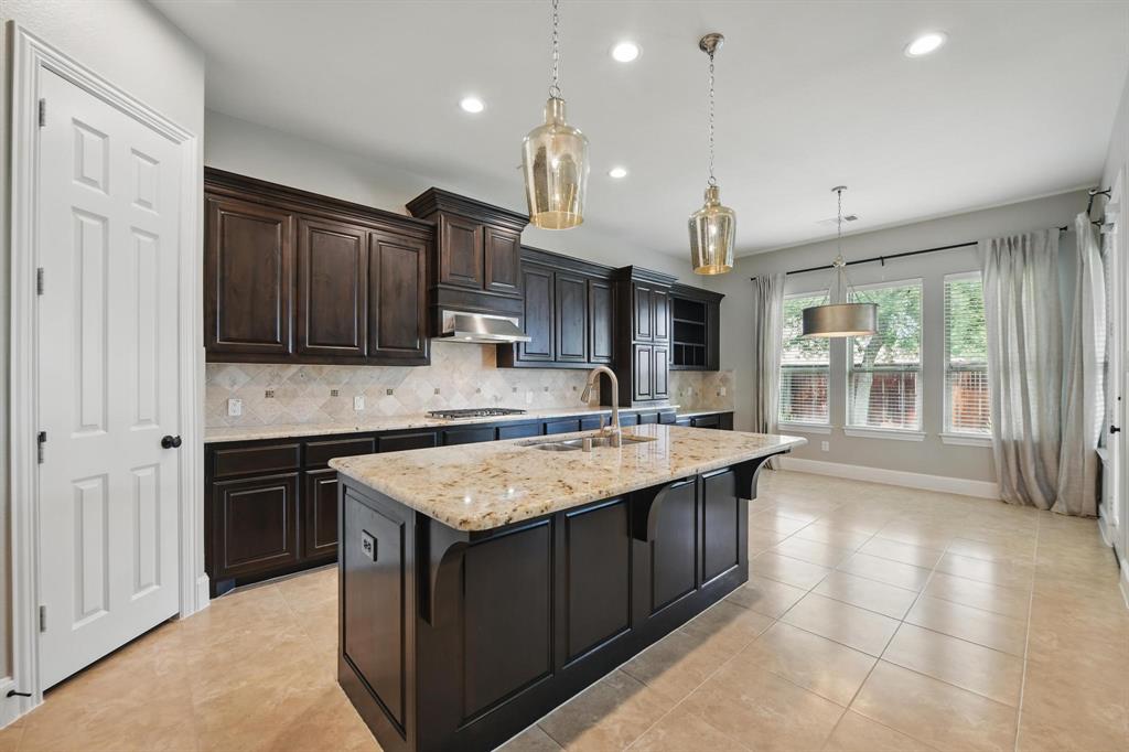 Lantana, Texas 76226, United States, 5 Bedrooms Bedrooms, ,4 BathroomsBathrooms,Residential,Pending,136101