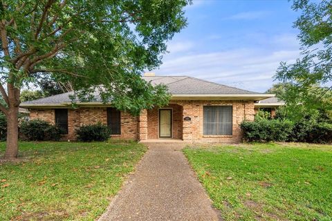 A home in Corsicana