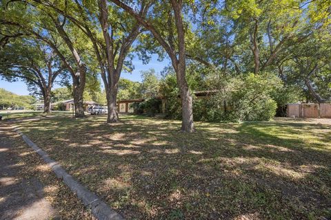 2856 Mimosa Park Drive Richland Hills TX 76118
