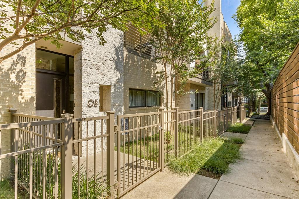 Fortyone11 Twnhms - Residential Lease