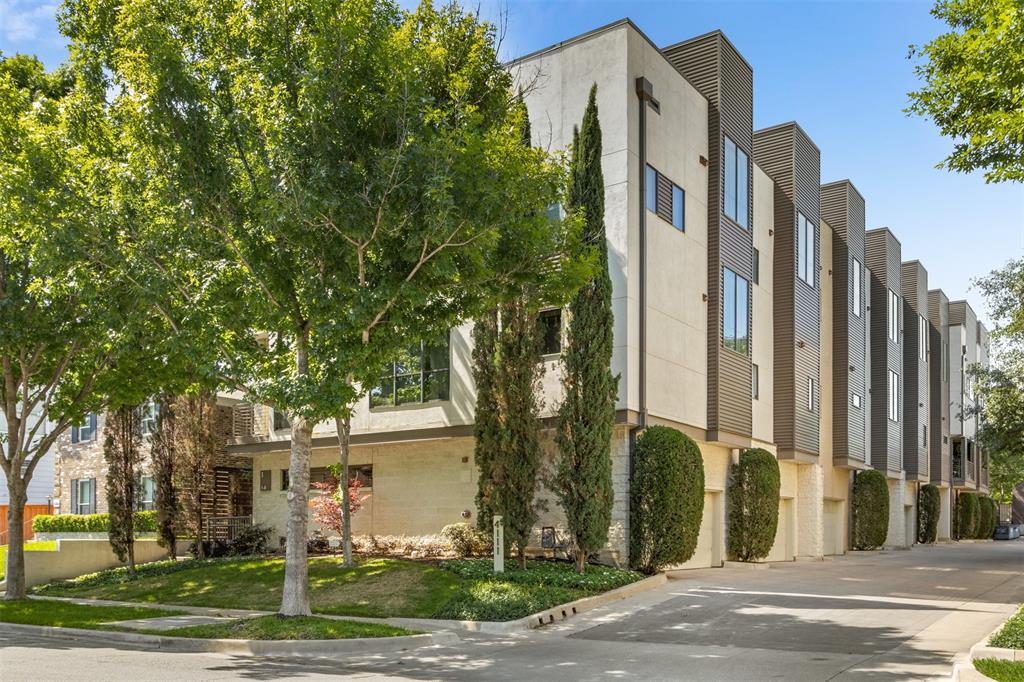 Fortyone11 Twnhms - Residential Lease