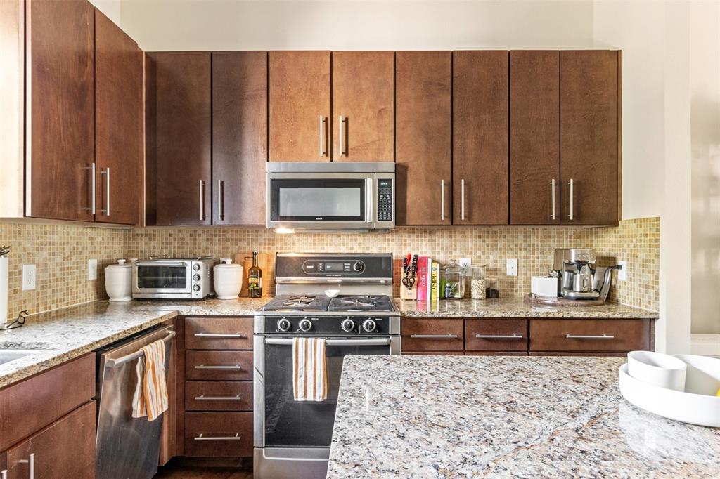 Fortyone11 Twnhms - Residential Lease