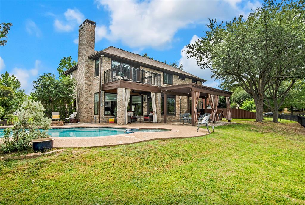 323 Shorewood Court