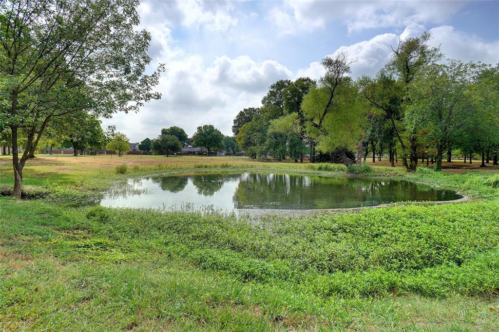 310 Glade Road W