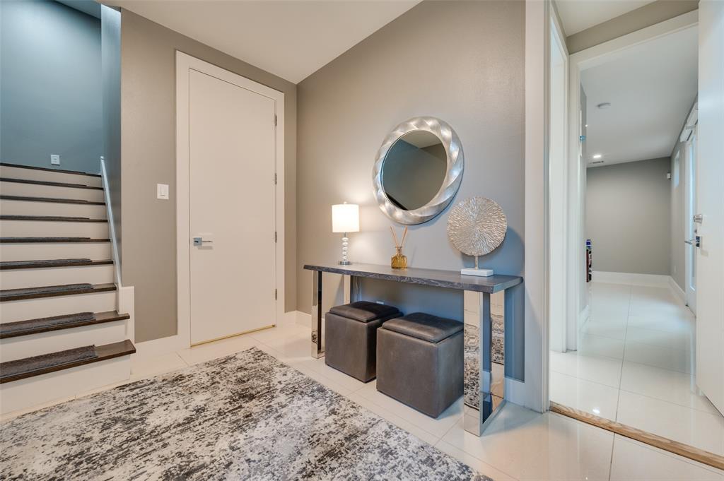 Collins Oak Lawn Place - Residential