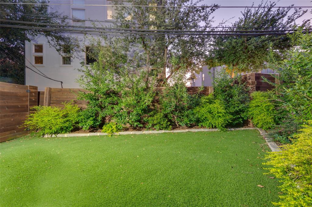 Collins Oak Lawn Place - Residential