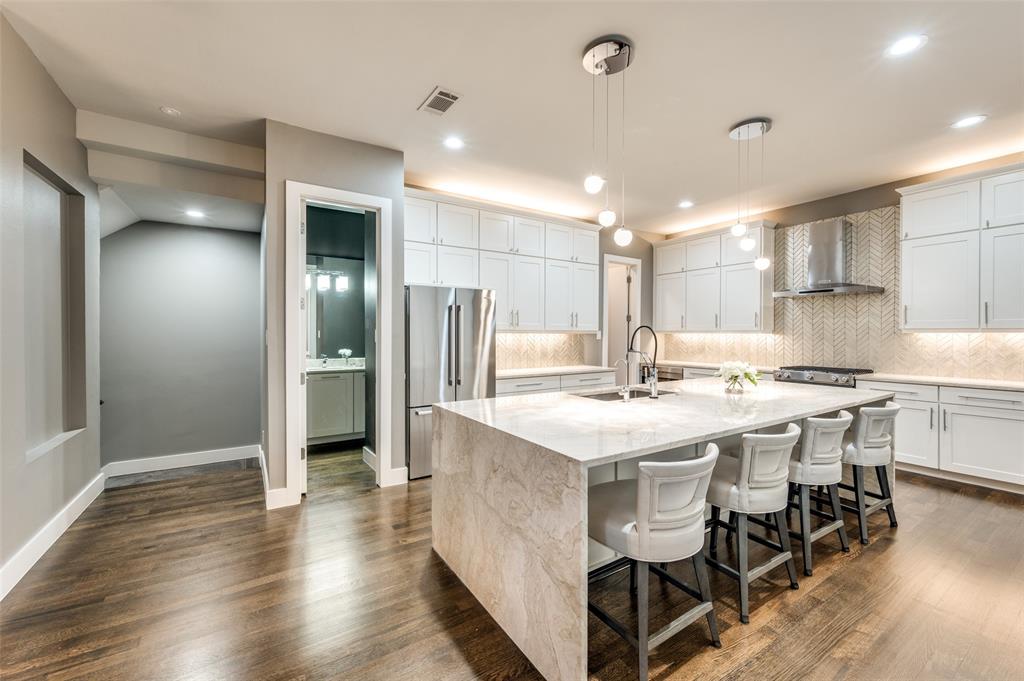 Collins Oak Lawn Place - Residential