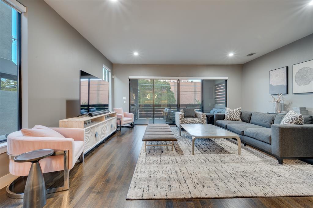 Collins Oak Lawn Place - Residential