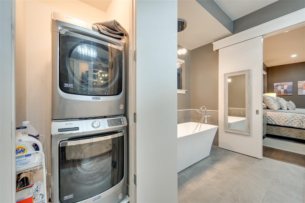 Collins Oak Lawn Place - Residential