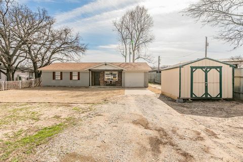 A home in Azle