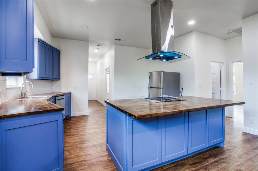 3423 S Harwood Street