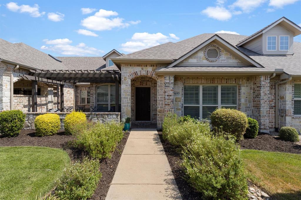 5695 Hummingbird Lane