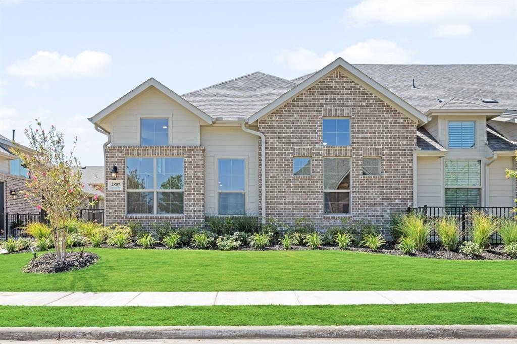 2806 Applewood Way