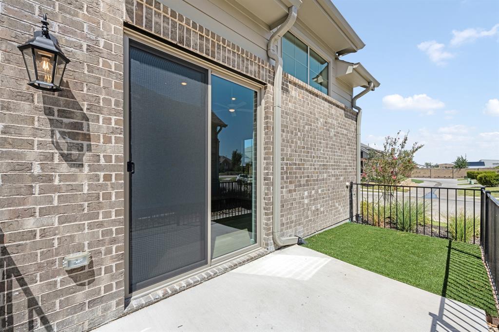 2806 Applewood Way
