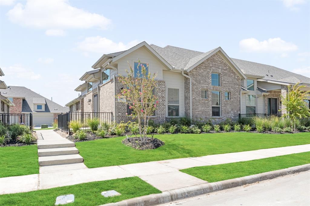 2806 Applewood Way