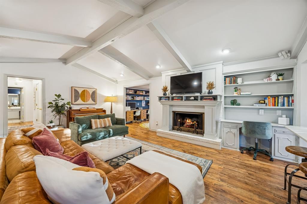 2704 Hunters Creek Drive