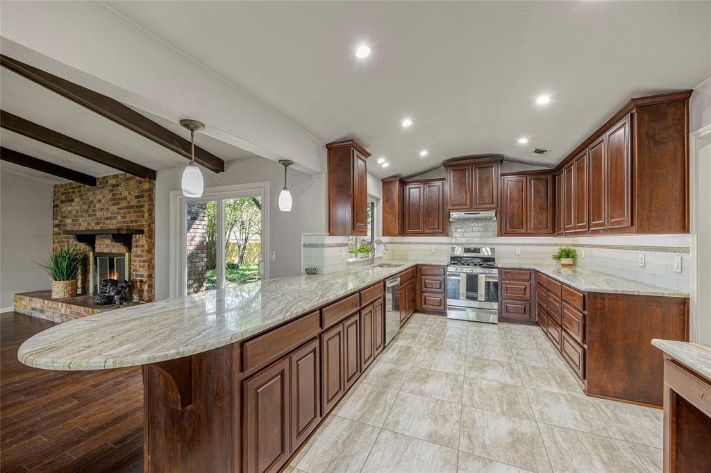 2616 Pin Oak Lane