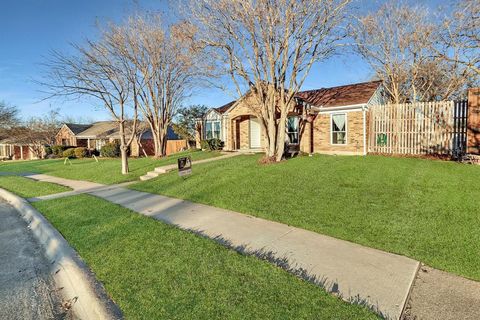 Photo of 246 Pinyon Lane, Coppell, TX 75019 (MLS # 21213638)