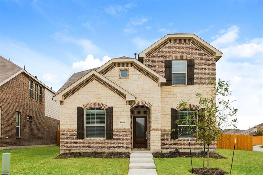 Enjoy this gorgeous home featuring living and entertainment space. This adorable home offers 3 bedroom and 2.5 bathroom home with carpet and vinyl type flooring. The modern kitchen is equipped with modern appliances and offers updated cabinets with plenty of storage space. Home has neutral paint throughout. The beautiful patio offers plenty of open space for enjoying gorgeous days outdoors. The private, fenced in backyard, is perfect for pets or for enjoying gorgeous days outdoors. This home won't last long. Apply today!