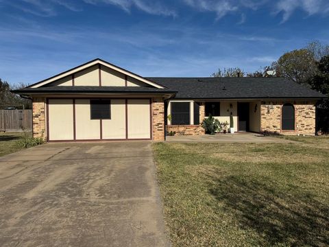 4 Finley Circle Krum TX 76249