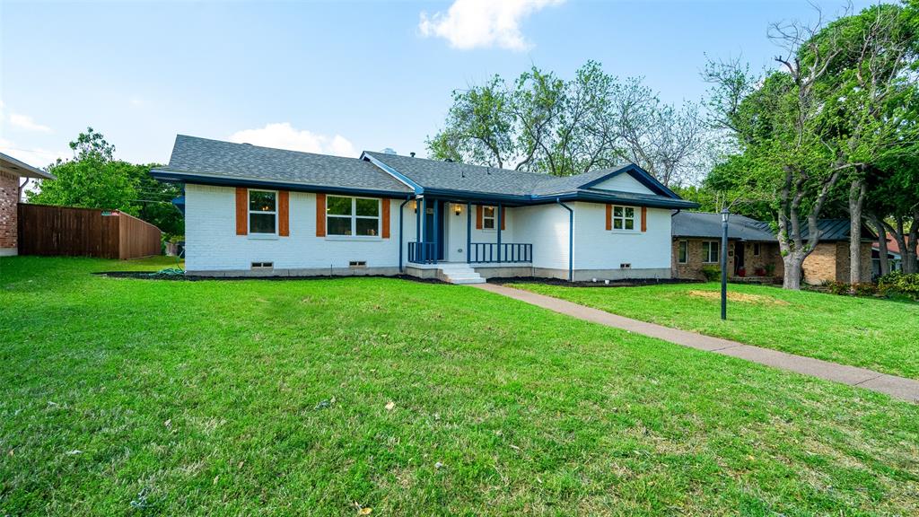 8821 Forest Cliff Drive