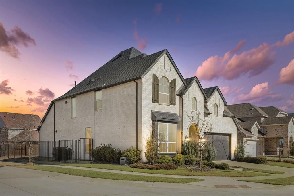 Photo of 1812 Mcdougall Creek, Van Alstyne, TX 75495 (MLS # 21194168)