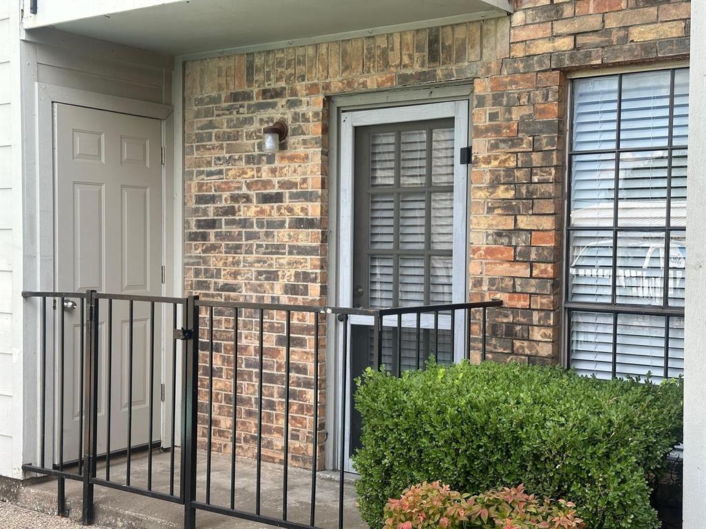 Hillcrest Hollows Condos - Residential
