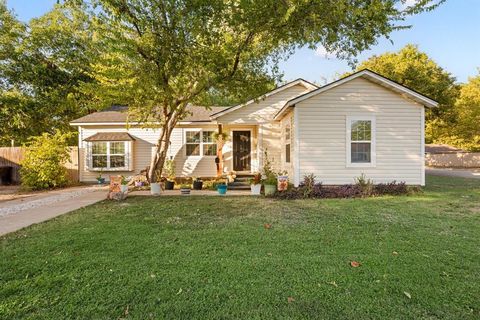 Photo of 7127 Maple Park Drive, Richland Hills, TX 76118 (MLS # 21094269)