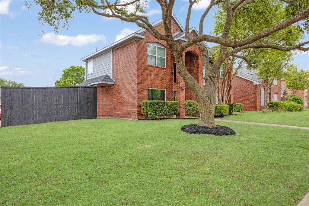 9122 Woodlake Drive