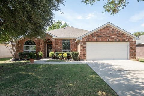 913 Sherry Lane Saginaw TX 76179