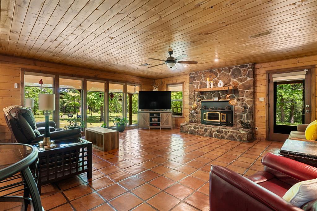 1081 County Road 3875