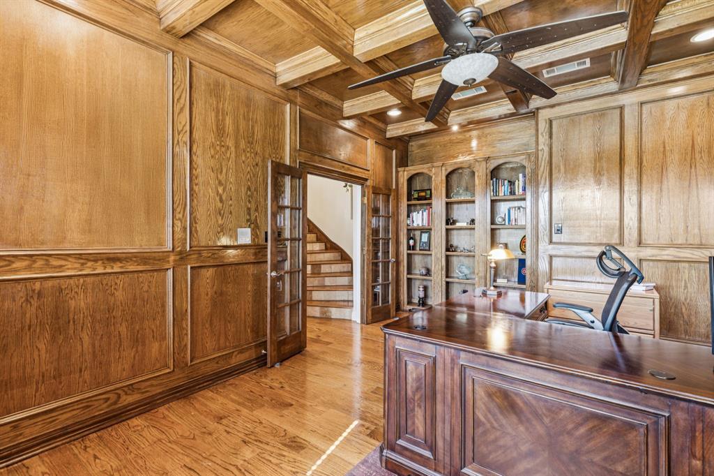 2221 Southern Oaks Drive