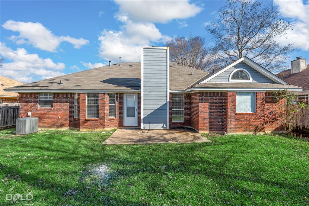 Bossier City, Louisiana 71112, United States, 3 Bedrooms Bedrooms, ,2 BathroomsBathrooms,Residential,Contingent,23896