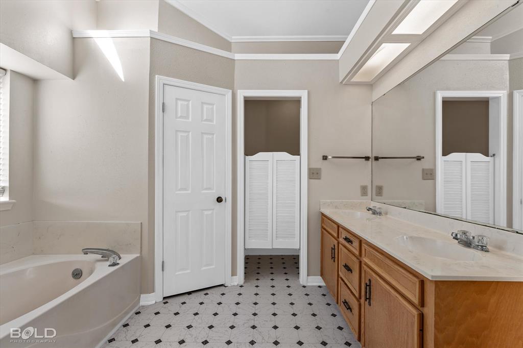 Bossier City, Louisiana 71112, United States, 3 Bedrooms Bedrooms, ,2 BathroomsBathrooms,Residential,Contingent,23896