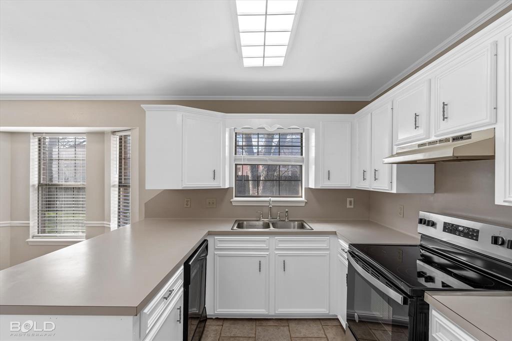 Bossier City, Louisiana 71112, United States, 3 Bedrooms Bedrooms, ,2 BathroomsBathrooms,Residential,Contingent,23896