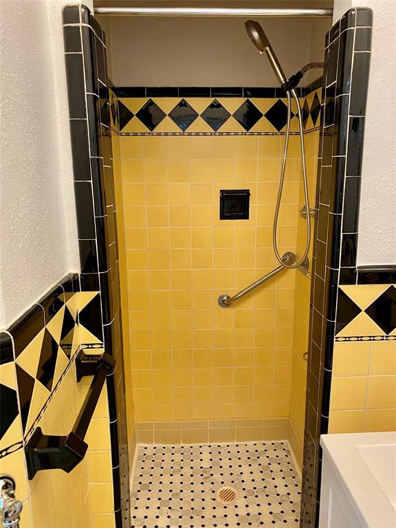 Lakewood Heights - Residential Lease