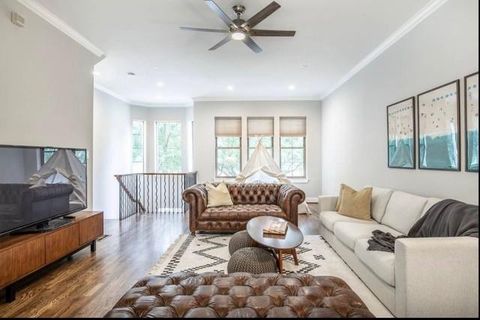 Photo of 4113 Lafayette Street, Dallas, TX 75204 (MLS # 21210889)