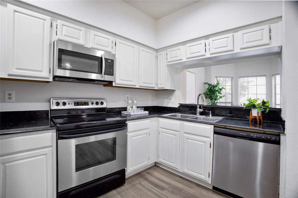 Montfort Twnhms - Residential