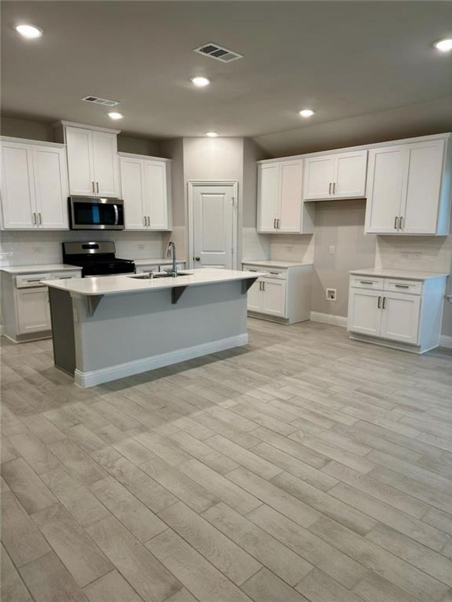 New stunning home in AnaCapri with amenities like upcoming laguna located right between Mckinney and Sherman.Luxury living in the community which will features white sand beaches, clear blue water and activities galore for residents to enjoy. Beautiful 3 bed,2 bath home. Live in a LAGOON COMMUNITY! Enjoy Water Slides, Splash Parks, Beaches, Fitness center, Yoga Studio and much more. It's like being on VACATION ALL YEAR! Now all that plus your chance to live in an almost NEW HOME. It's everything you would expect inside spacious, open and bright living areas and chef-style kitchen.