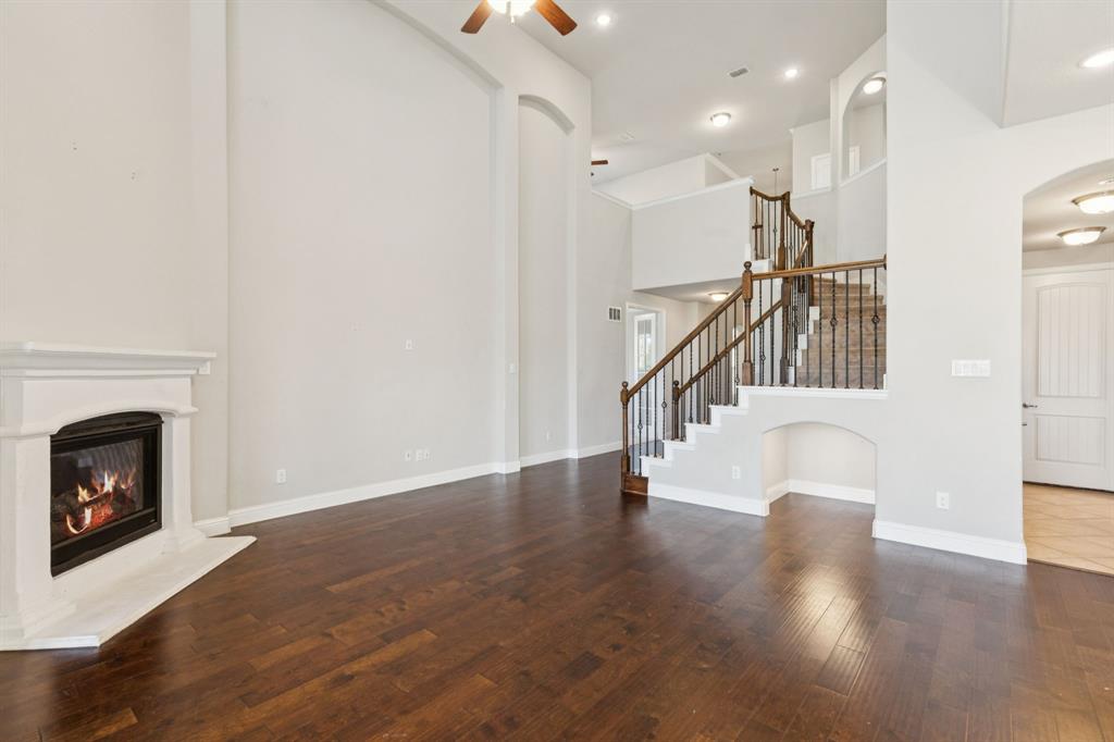 13557 Carmenita Drive