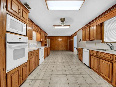 Tiny photo for 5108 Woodard Avenue, Cleburne, TX 76033 (MLS # 21201032)