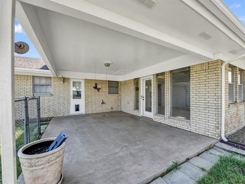 Tiny photo for 5108 Woodard Avenue, Cleburne, TX 76033 (MLS # 21201032)