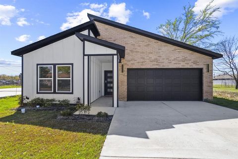 Photo of 121 Loon Bay Drive, Gun Barrel City, TX 75156 (MLS # 21209548)